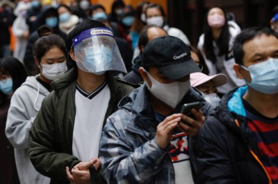 香港第5波武漢肺炎疫情持續狂燃，今（26）日新增1萬7063例確診，再創單日確診數新高。（路透）