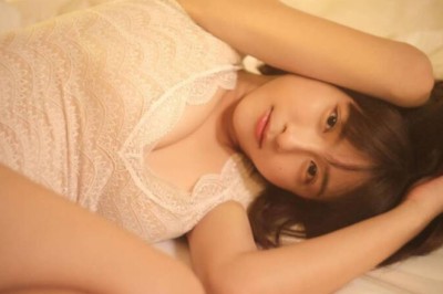 中正大學圖書館竟收藏「峮峮性感寫真」 萬人朝聖：懂學生要什麼 - 自由娛樂